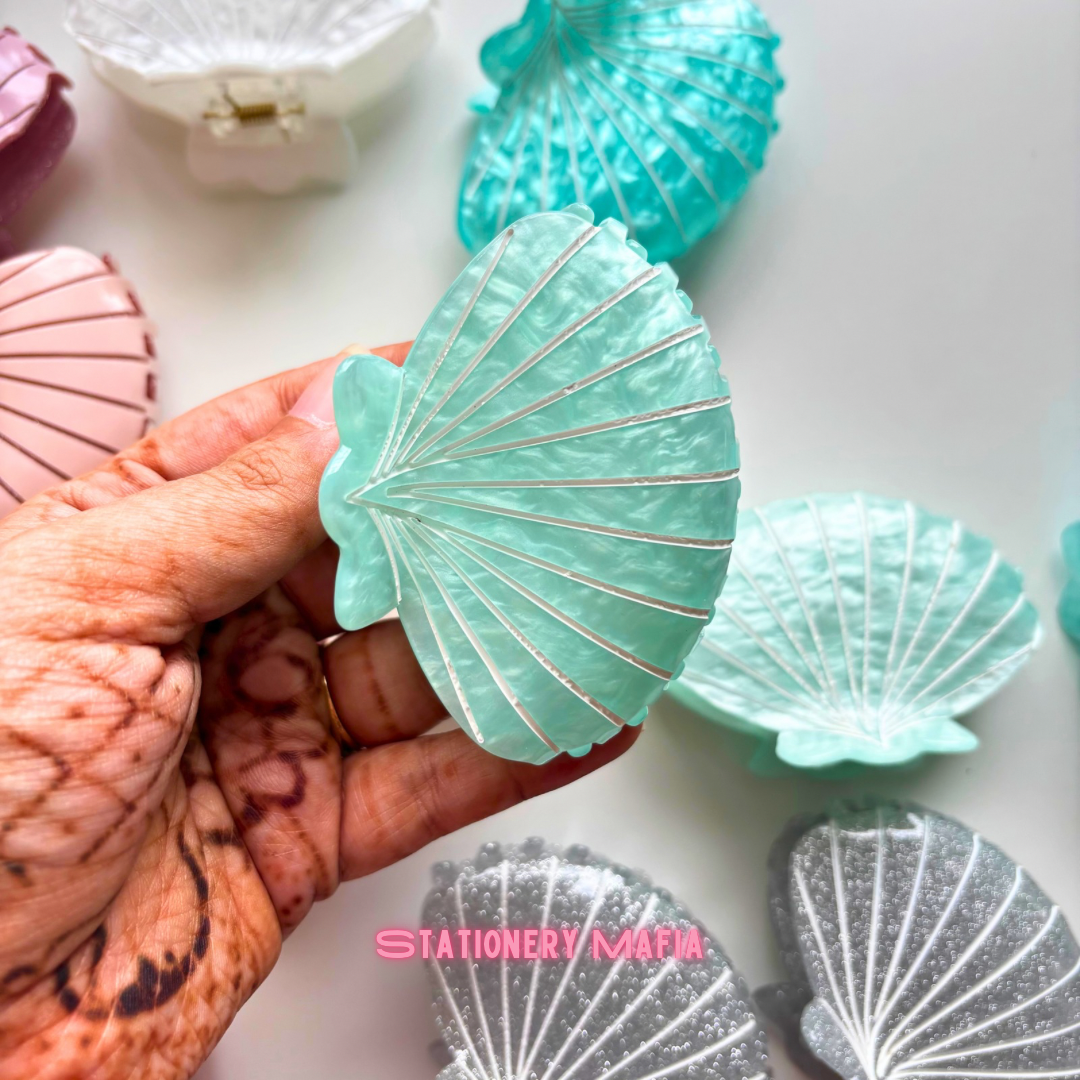 Shell Gradient Claw Clip
